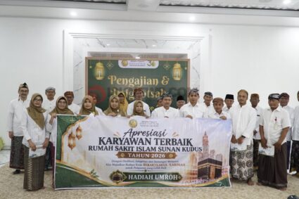 Harlah ke-36 RSI Sunan Kudus, Perkuat Budaya Kerja dan Beri Hadiah Umrah bagi 10 Karyawan Terbaik