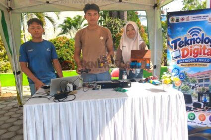 Siswa SMAN 1 Jekulo Kudus Kembangkan Robot Tempur dan Robot AI secara Otodidak