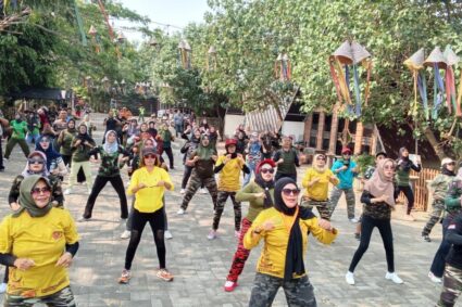 Peringati HUT TNI, Srikandi Semarak Bersatu Kudus Gelar Senam Sehat hingga Donor Darah